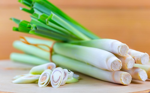 大葱一擦就掉色,是被染色了?食品安全检测仪还你一个真相